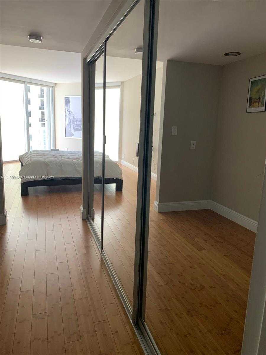 Small Image of 16425 Collins Ave, Sunny Isles Beach, FL 33160, USA Number 30