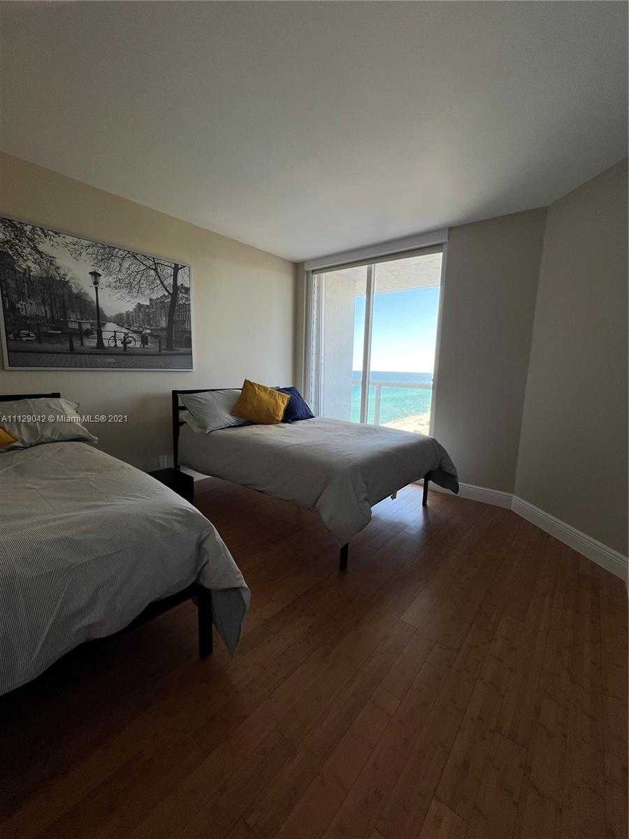 Small Image of 16425 Collins Ave, Sunny Isles Beach, FL 33160, USA Number 8
