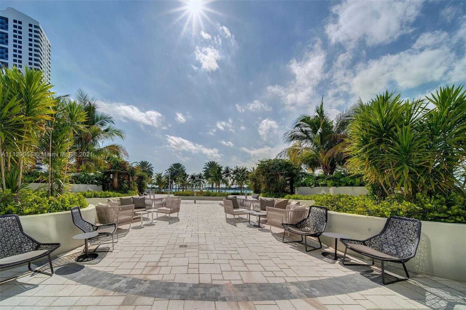 Small Image of 1500 Bay Rd, Miami Beach, FL 33139, USA Number 69
