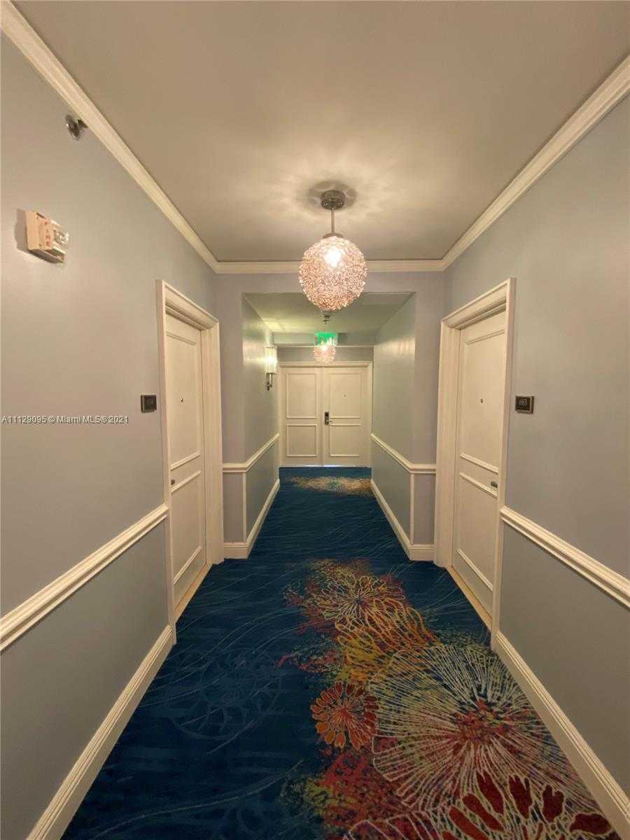 Small Image of 455 Grand Bay Dr, Key Biscayne, FL 33149, USA Number 14