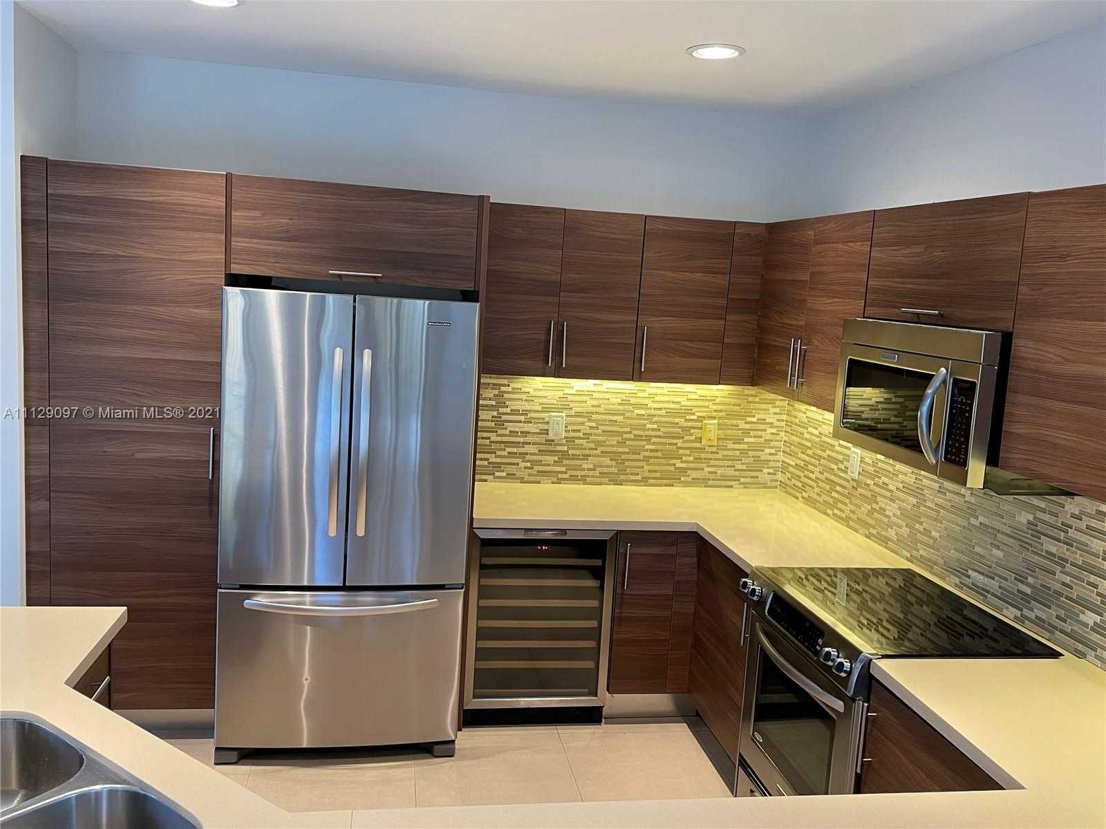 Small Image of 10473 NW 70th Ln, Doral, FL 33178, USA Number 15
