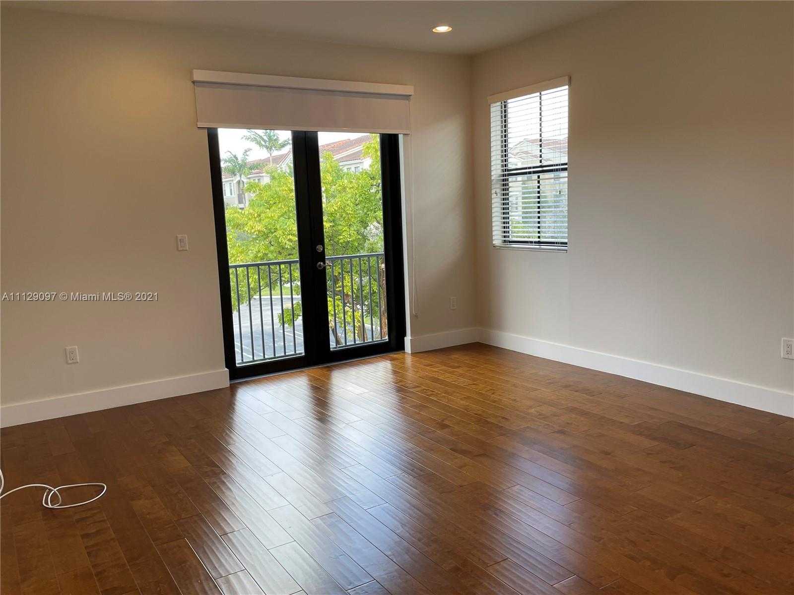 Small Image of 10473 NW 70th Ln, Doral, FL 33178, USA Number 31