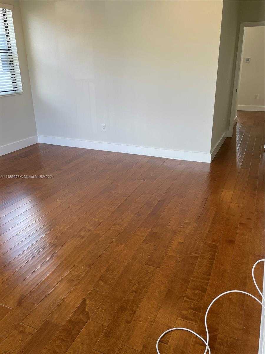Small Image of 10473 NW 70th Ln, Doral, FL 33178, USA Number 36
