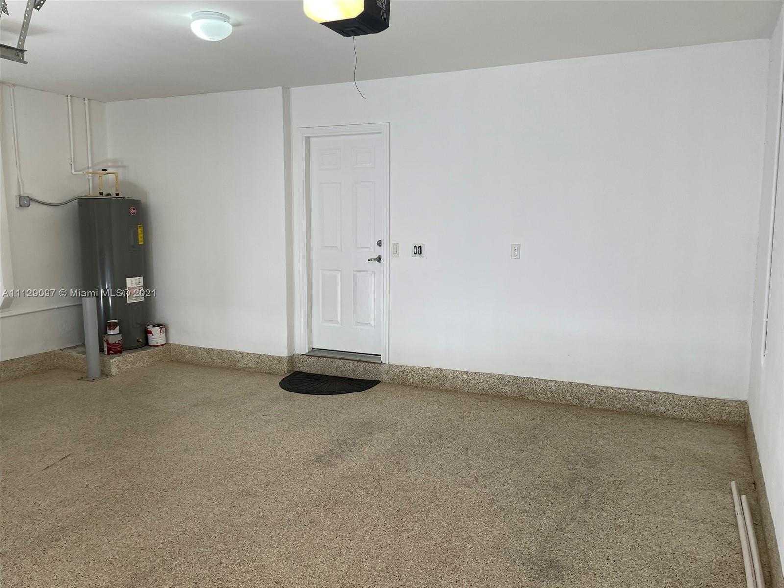 Small Image of 10473 NW 70th Ln, Doral, FL 33178, USA Number 40