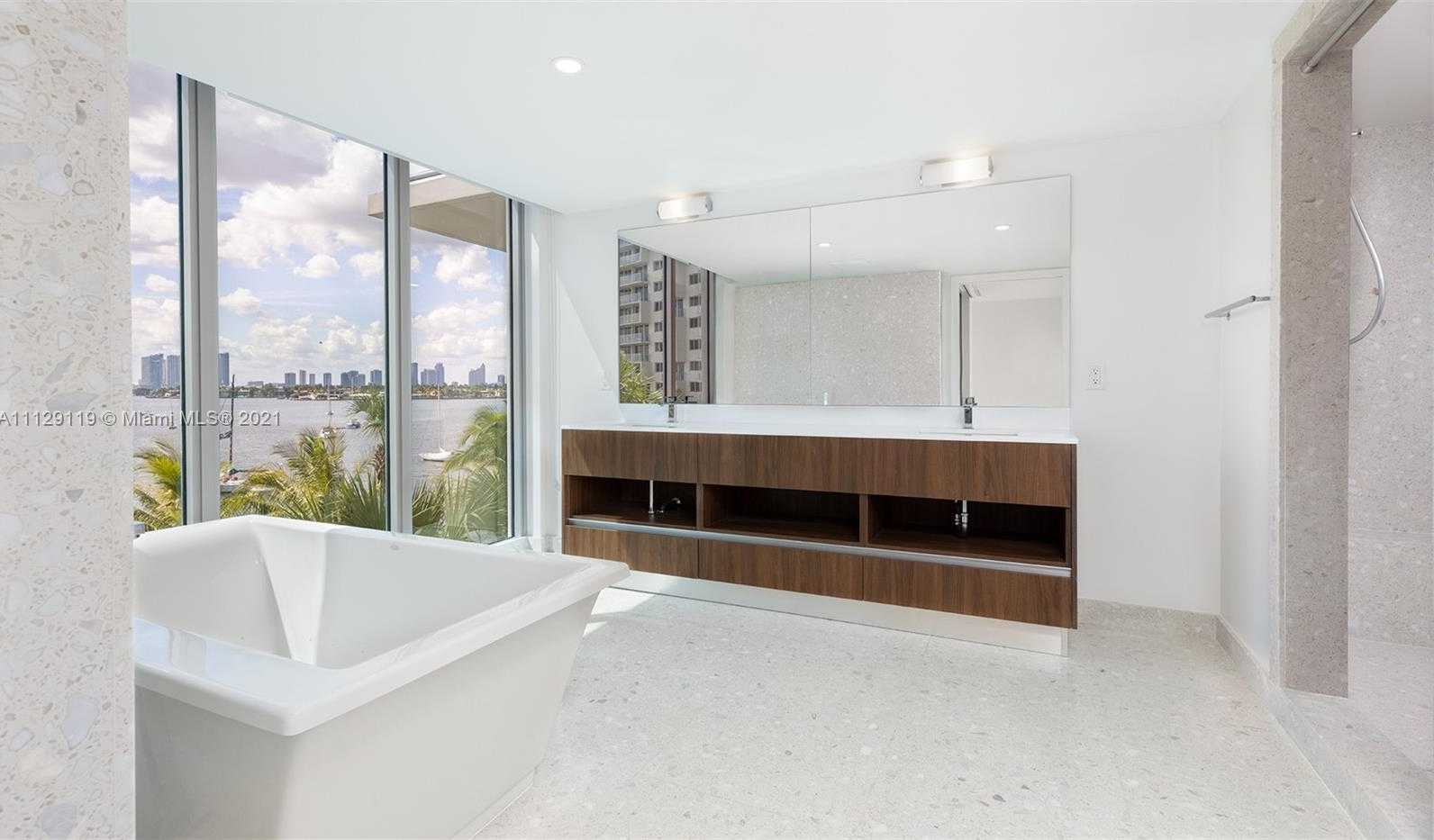 Small Image of 1504 Bay Rd, Miami Beach, FL 33139, USA Number 7