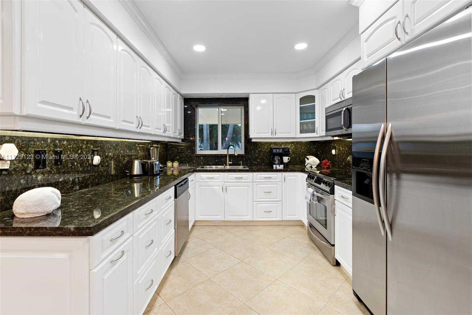 Small Image of 290 Tropic Dr, Lauderdale-By-The-Sea, FL 33308, USA Number 14