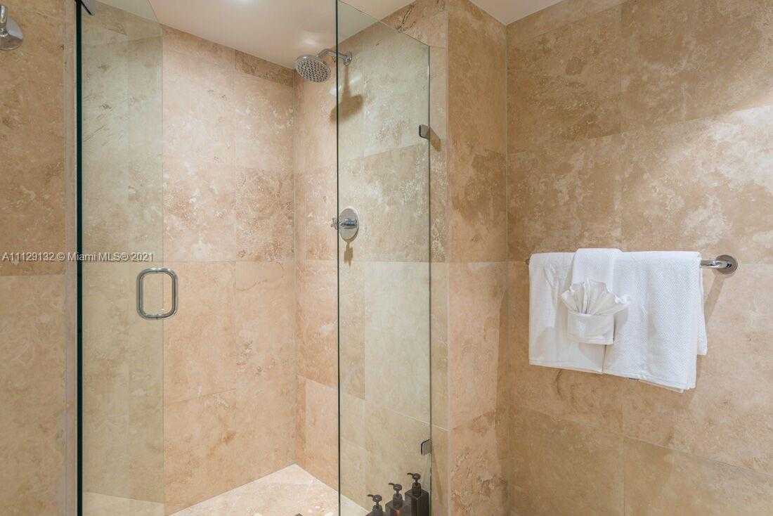 Small Image of 102 24th St, Miami Beach, FL 33139, USA Number 4