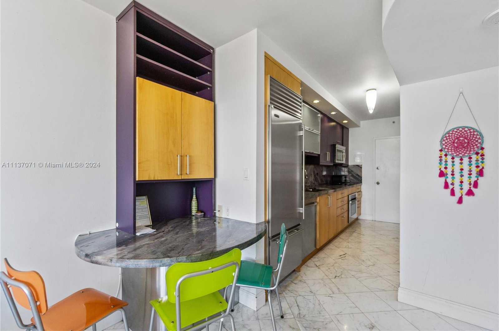 Small Image of 100 Lincoln Rd, Miami Beach, FL 33139, USA Number 4