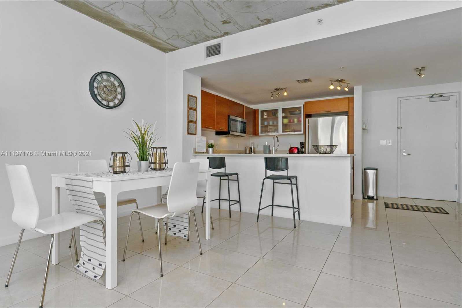 Small Image of 3250 NE 1st Ave, Miami, FL 33137, USA Number 10