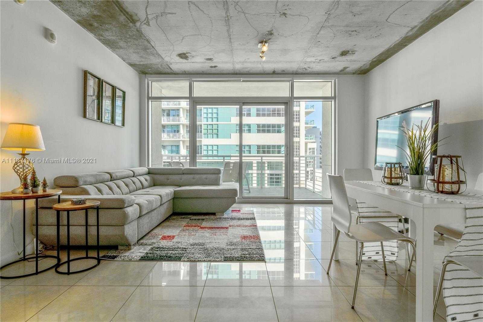 Small Image of 3250 NE 1st Ave, Miami, FL 33137, USA Number 12