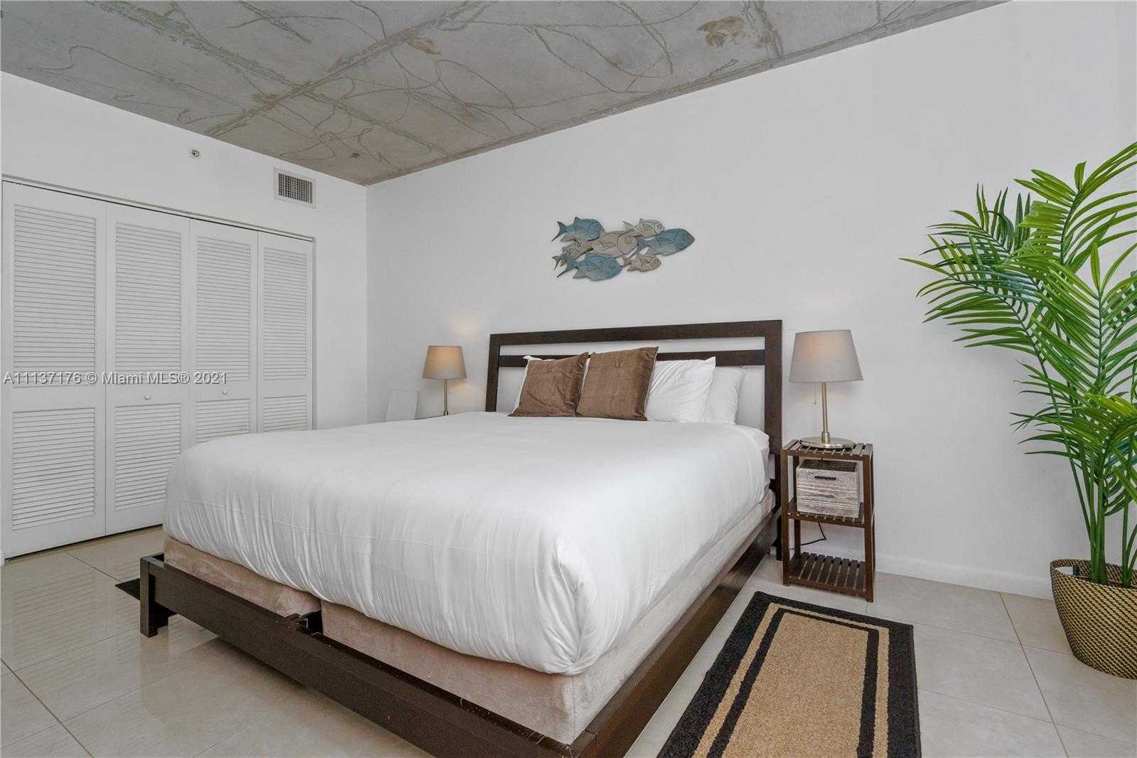 Small Image of 3250 NE 1st Ave, Miami, FL 33137, USA Number 15
