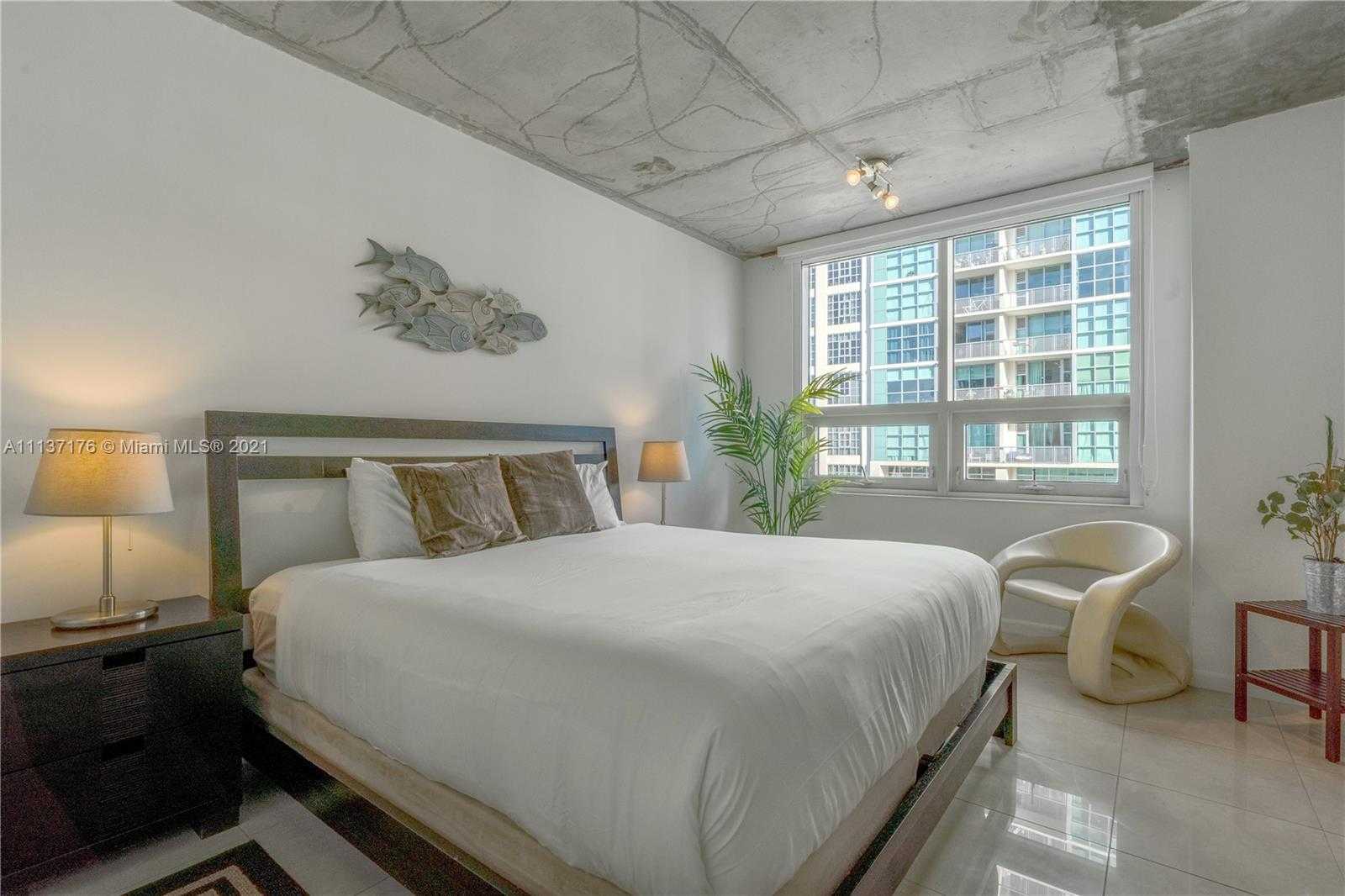 Small Image of 3250 NE 1st Ave, Miami, FL 33137, USA Number 18