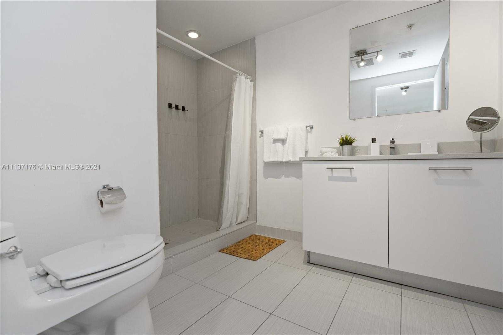 Small Image of 3250 NE 1st Ave, Miami, FL 33137, USA Number 19