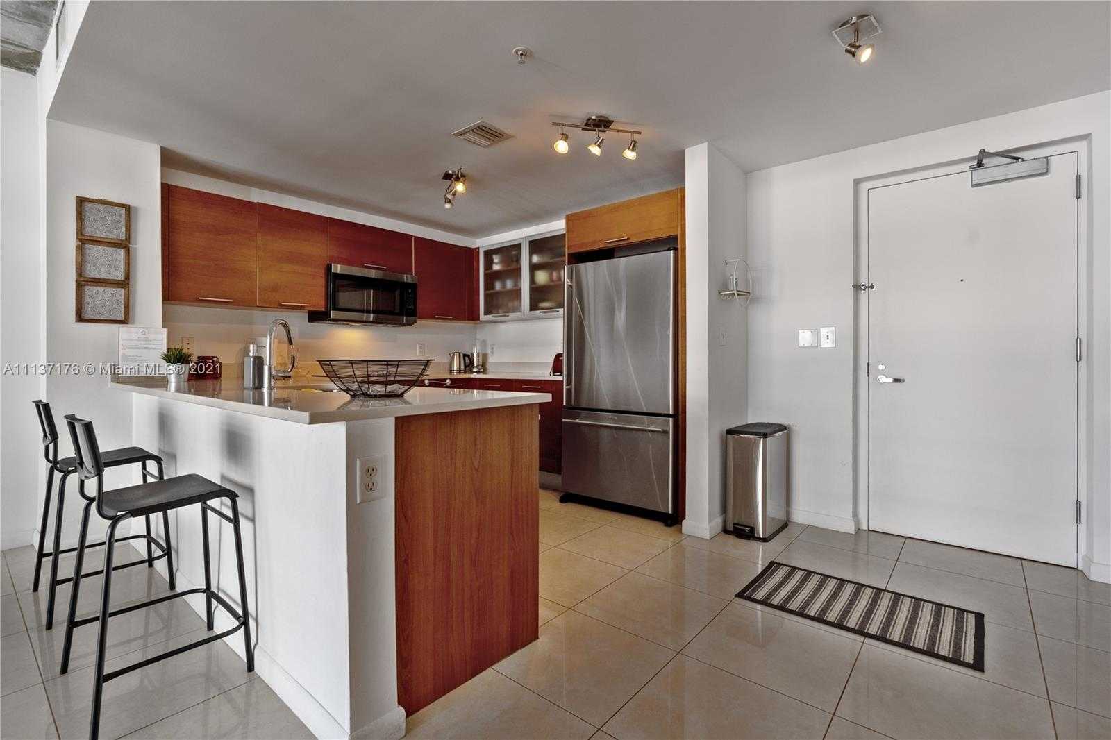 Small Image of 3250 NE 1st Ave, Miami, FL 33137, USA Number 4