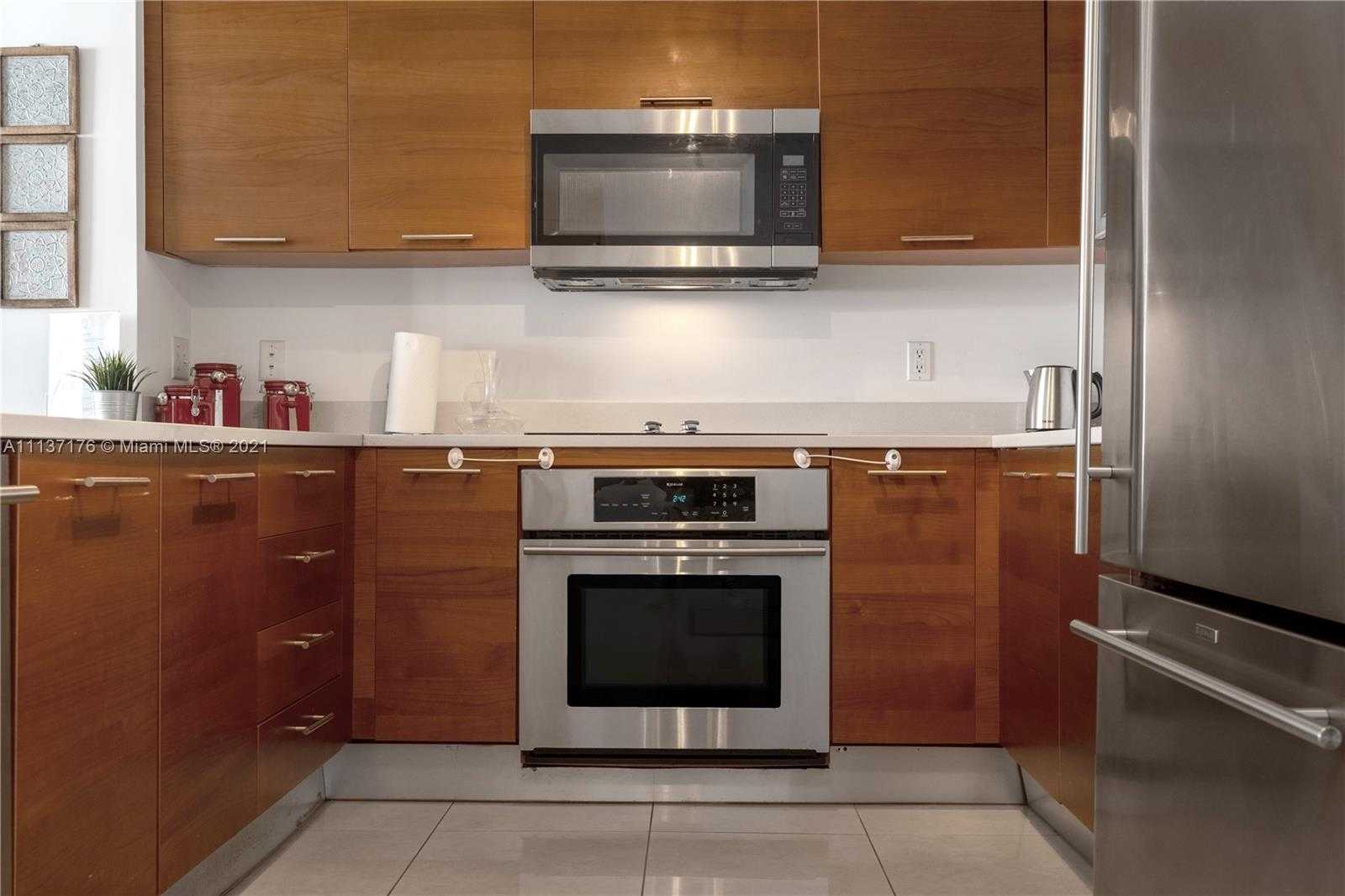 Small Image of 3250 NE 1st Ave, Miami, FL 33137, USA Number 5
