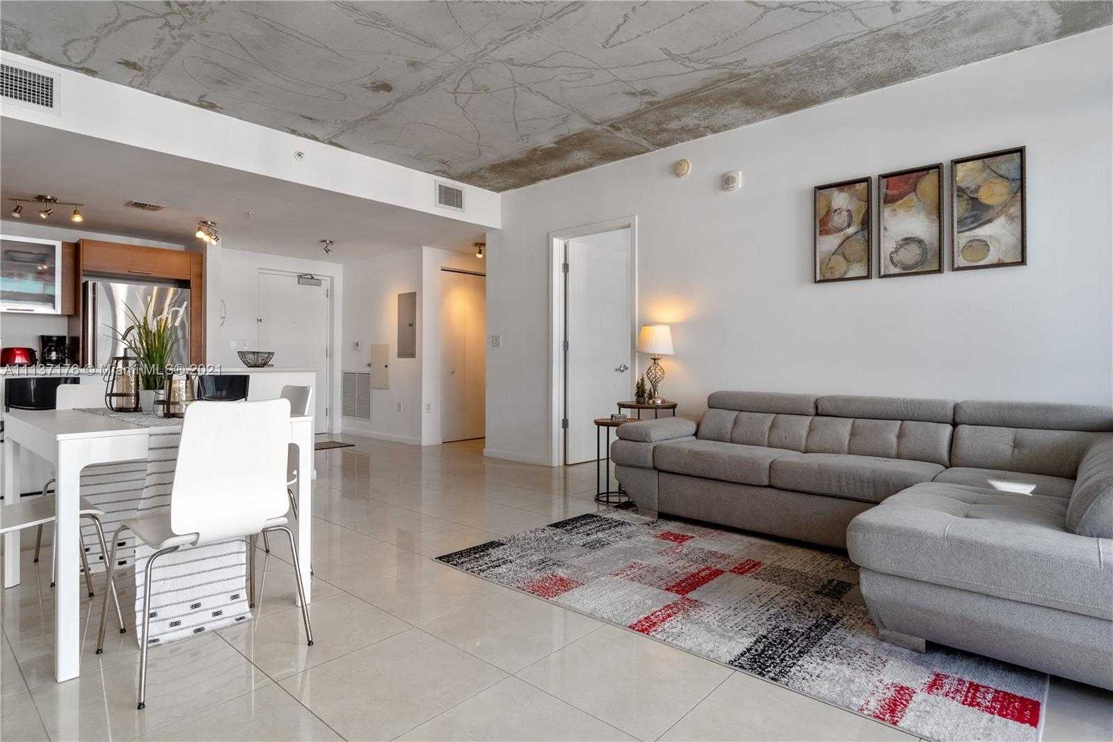 Small Image of 3250 NE 1st Ave, Miami, FL 33137, USA Number 7