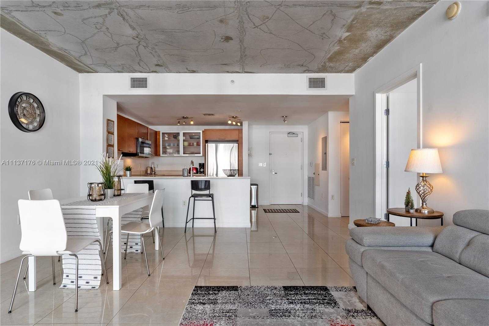Small Image of 3250 NE 1st Ave, Miami, FL 33137, USA Number 8