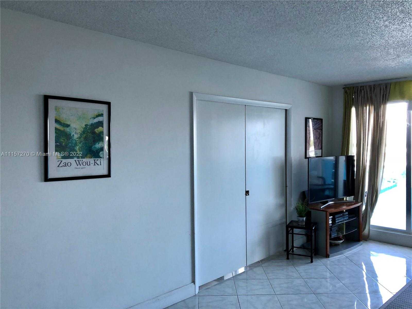 Small Image of 2301 COLLINS AV #737, Miami Beach Number 8
