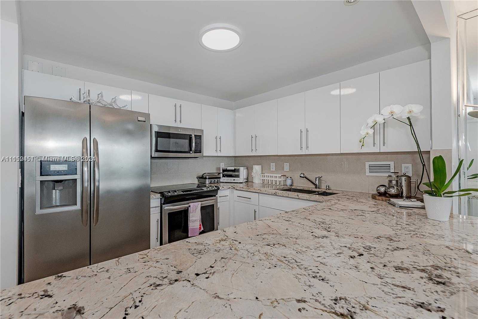 Small Image of 2301 Collins Ave, Miami Beach, FL 33139, USA Number 14