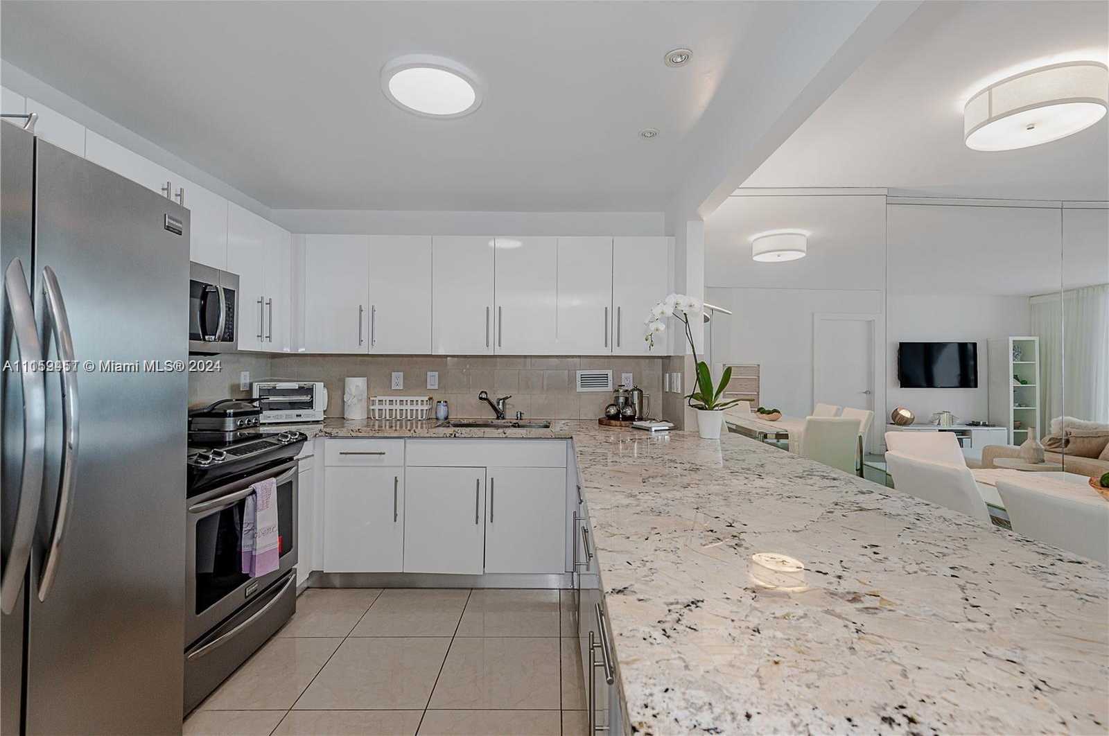 Small Image of 2301 Collins Ave, Miami Beach, FL 33139, USA Number 15