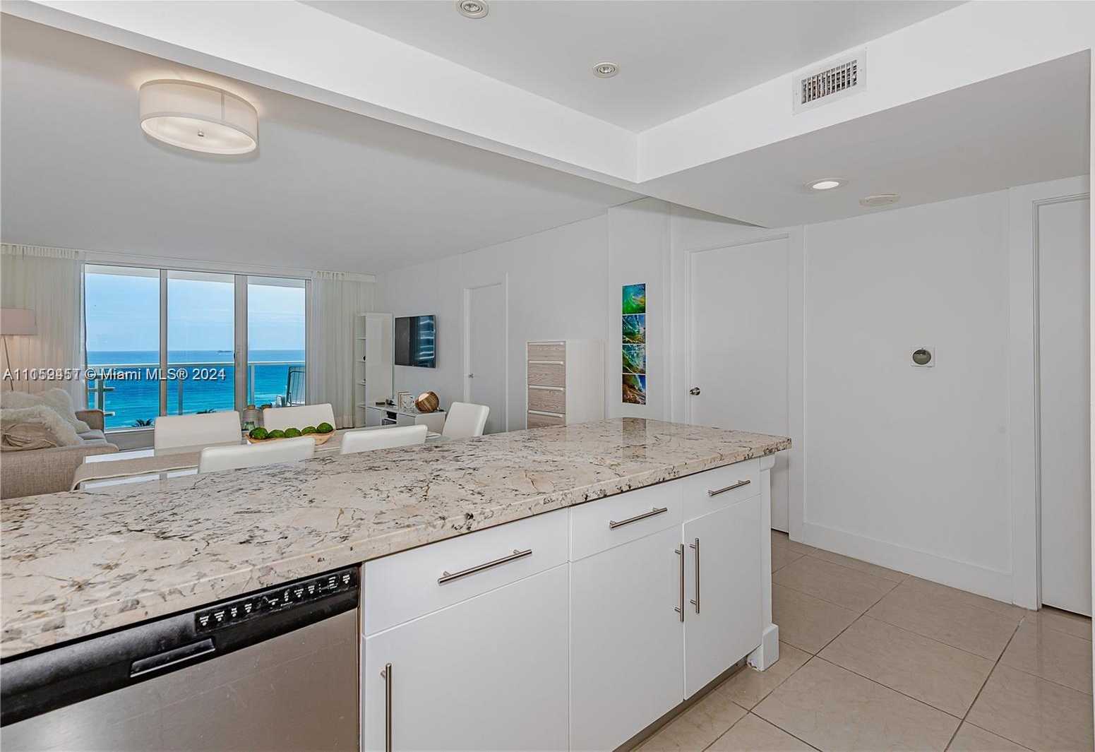 Small Image of 2301 Collins Ave, Miami Beach, FL 33139, USA Number 4