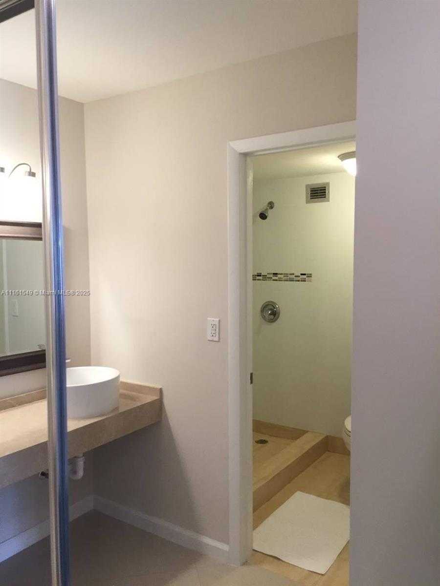 Small Image of 3800 SOUTH OCEAN DR #701, Hollywood Number 14