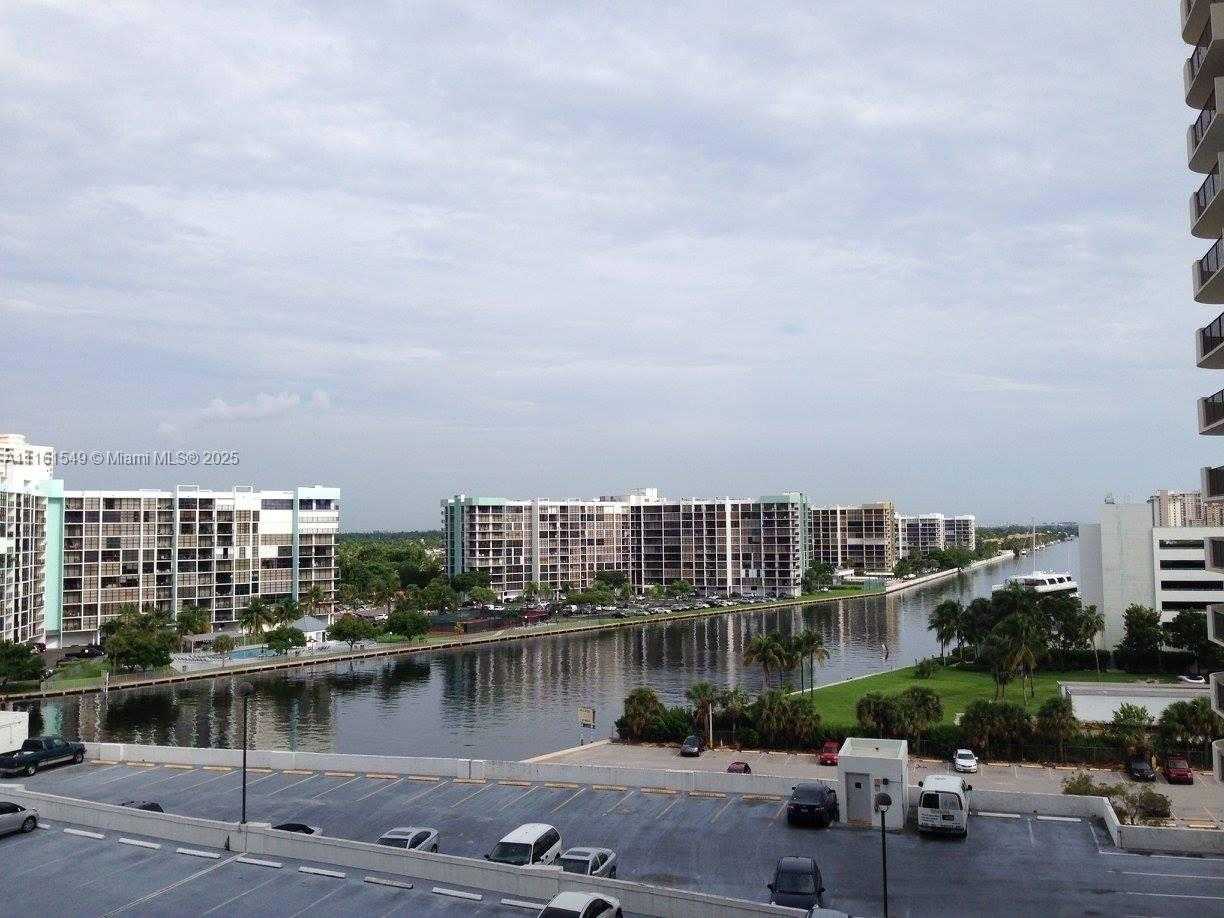 Small Image of 3800 SOUTH OCEAN DR #701, Hollywood Number 2