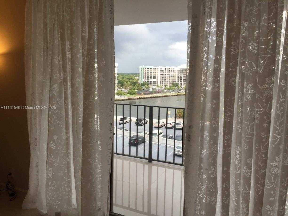 Small Image of 3800 SOUTH OCEAN DR #701, Hollywood Number 8