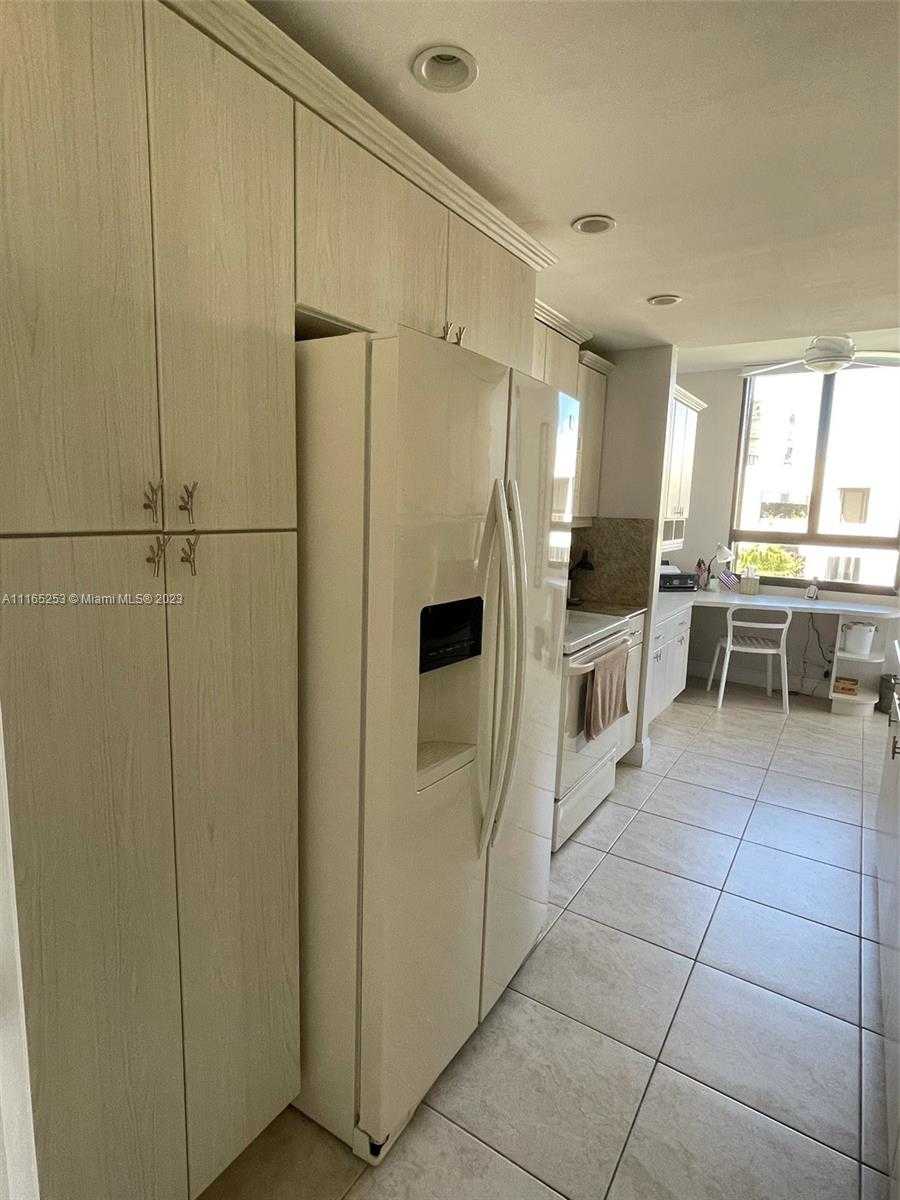Small Image of 101 CRANDON BLVD #473, Key Biscayne Number 2