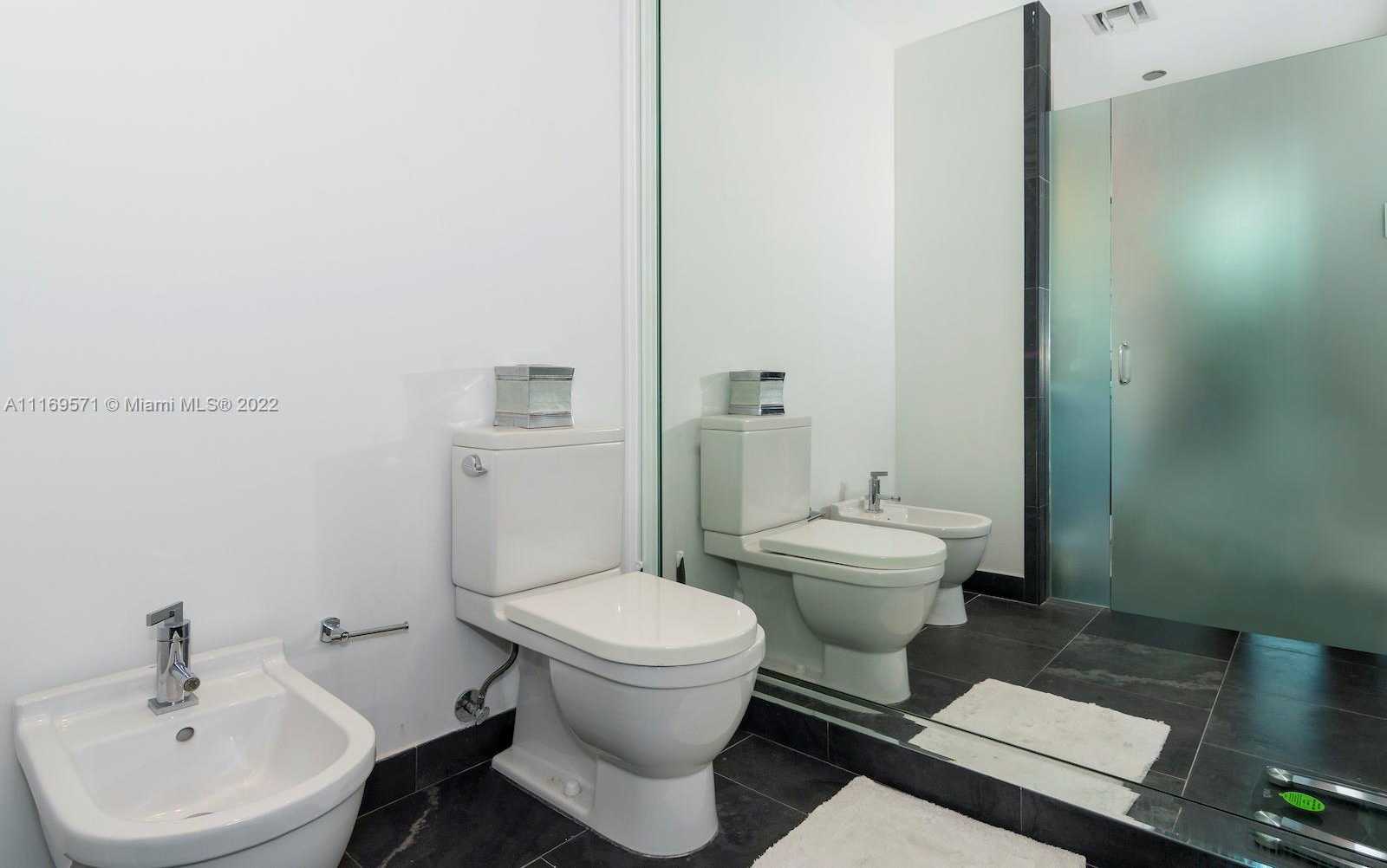 Small Image of 900 BISCAYNE BLVD #2006, Miami Number 24