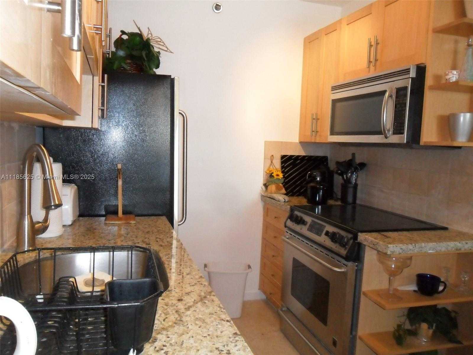 Small Image of 100 LINCOLN RD #1243, Miami Beach Number 3