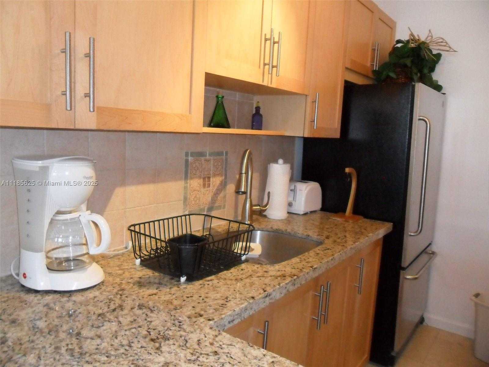 Small Image of 100 LINCOLN RD #1243, Miami Beach Number 4