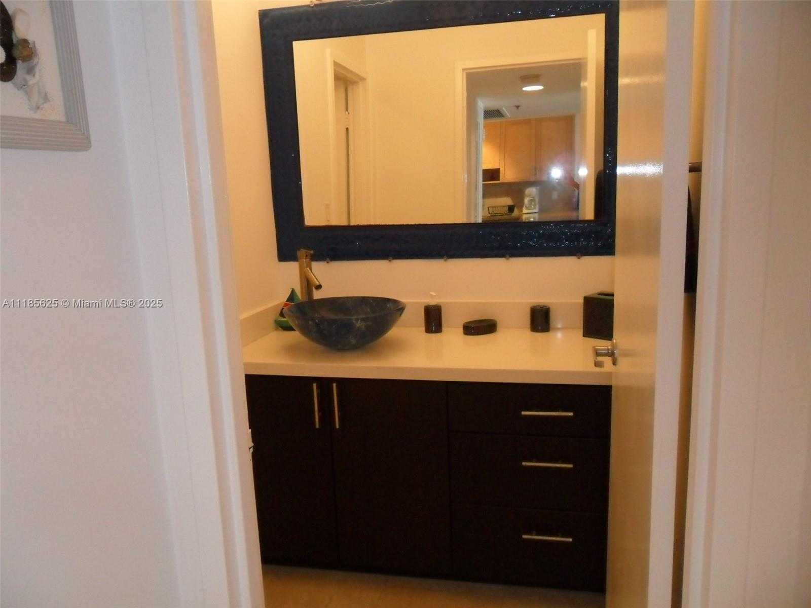 Small Image of 100 LINCOLN RD #1243, Miami Beach Number 8