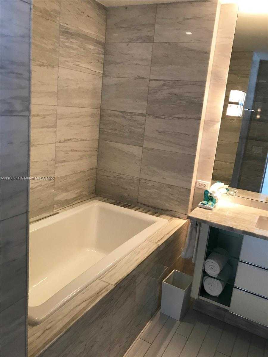 Small Image of 2201 COLLINS AVENUE #1022, Miami Beach Number 14