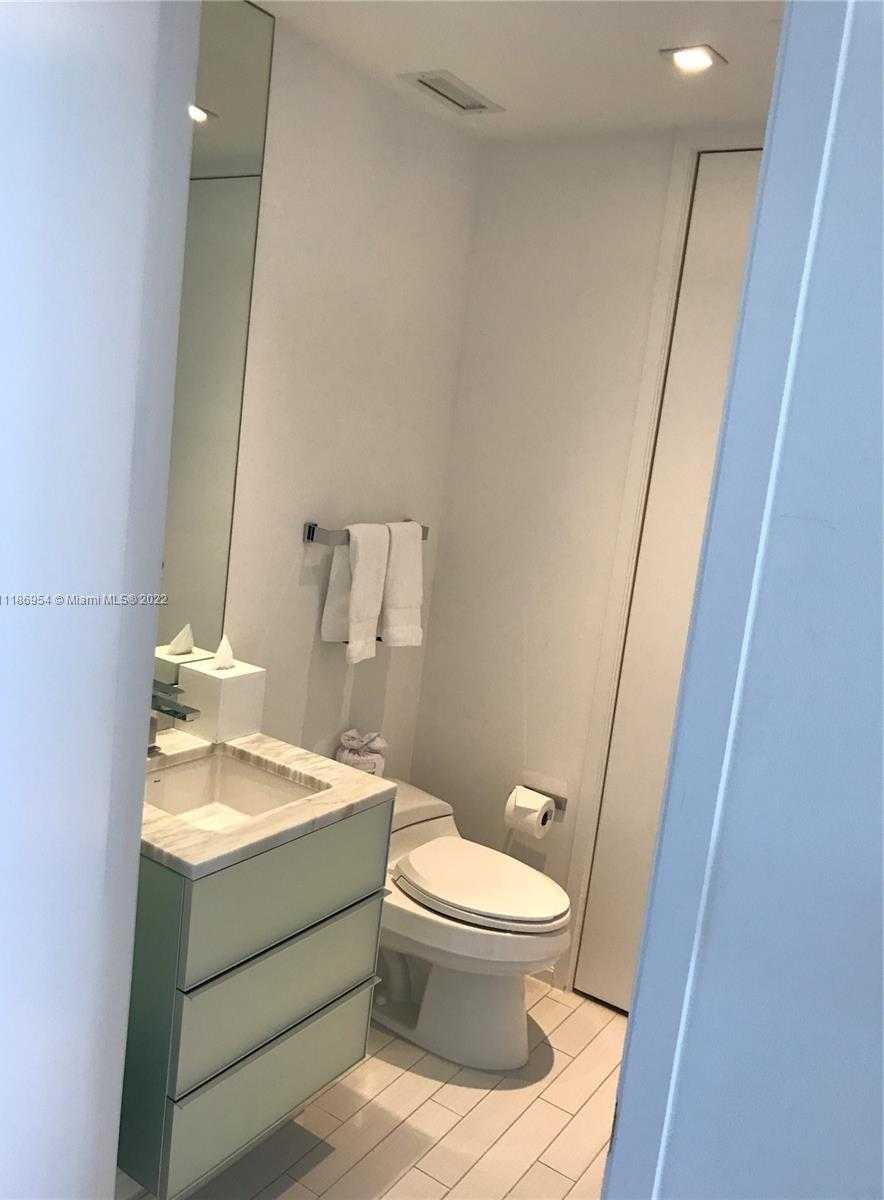 Small Image of 2201 COLLINS AVENUE #1022, Miami Beach Number 16