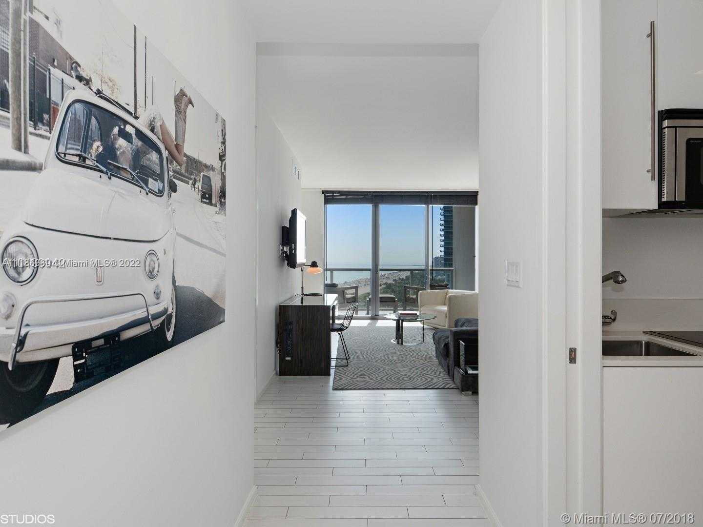 Small Image of 2201 COLLINS AVENUE #1509, Miami Beach Number 3