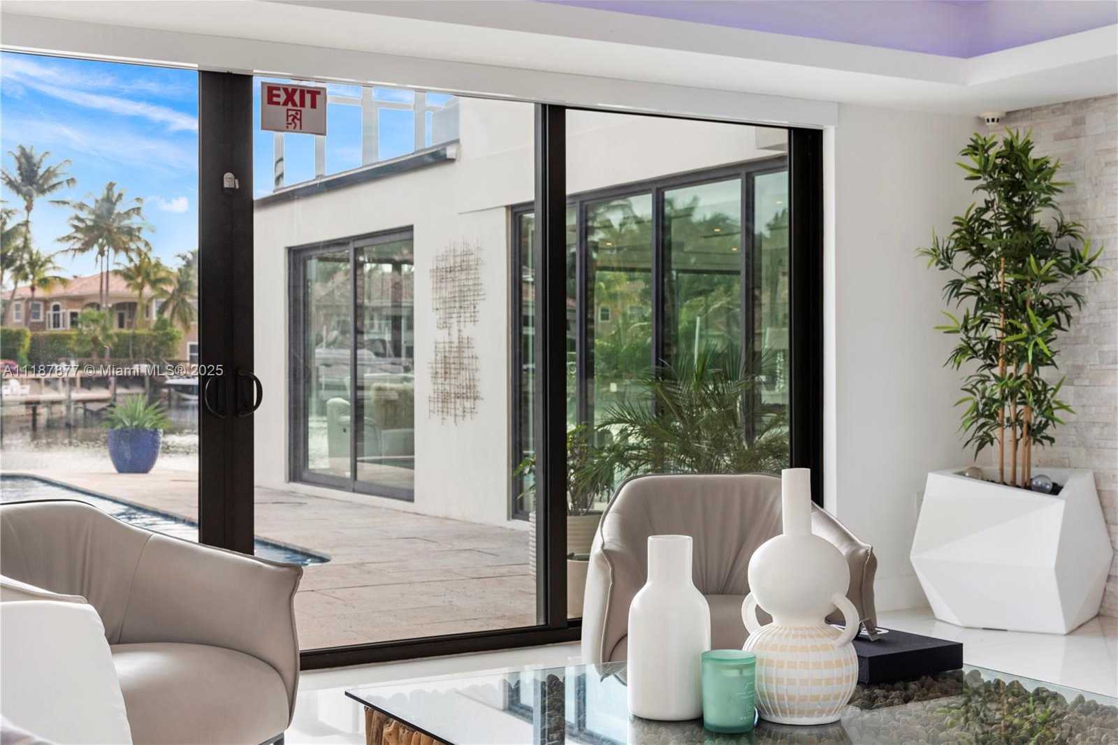 Small Image of 1025 DIPLOMAT PKWY, Hollywood Number 10