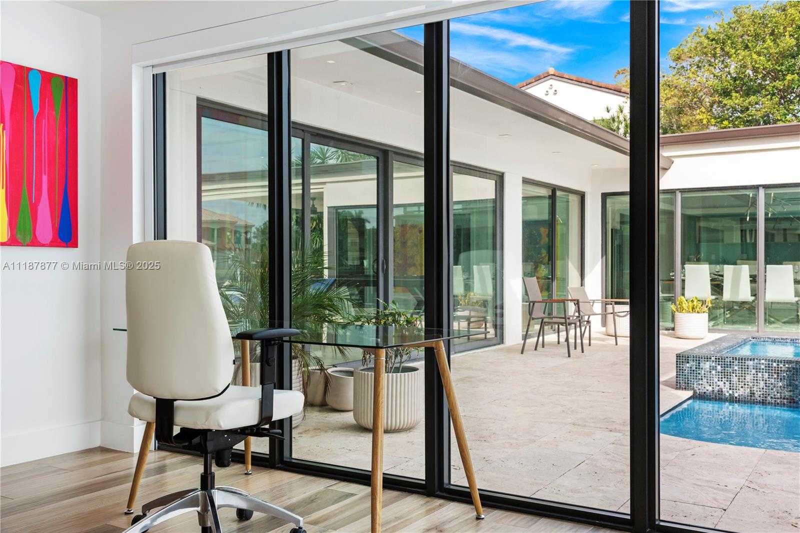 Small Image of 1025 DIPLOMAT PKWY, Hollywood Number 12