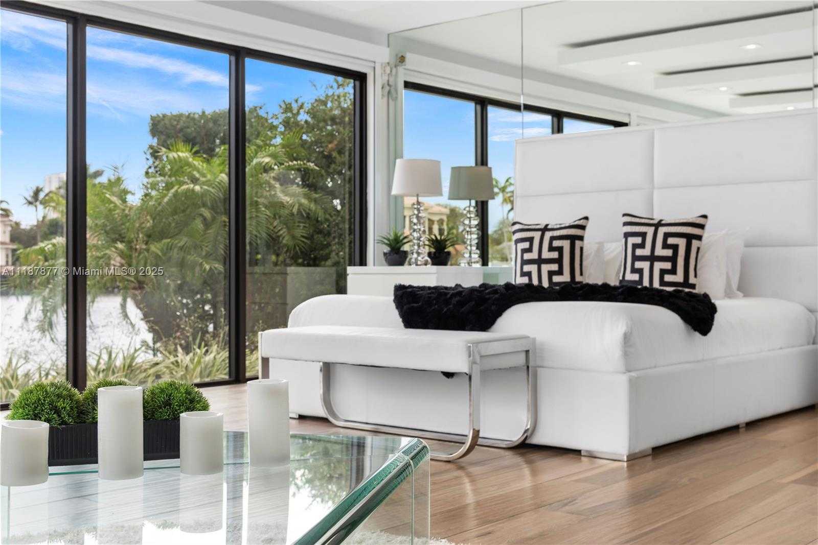 Small Image of 1025 DIPLOMAT PKWY, Hollywood Number 15