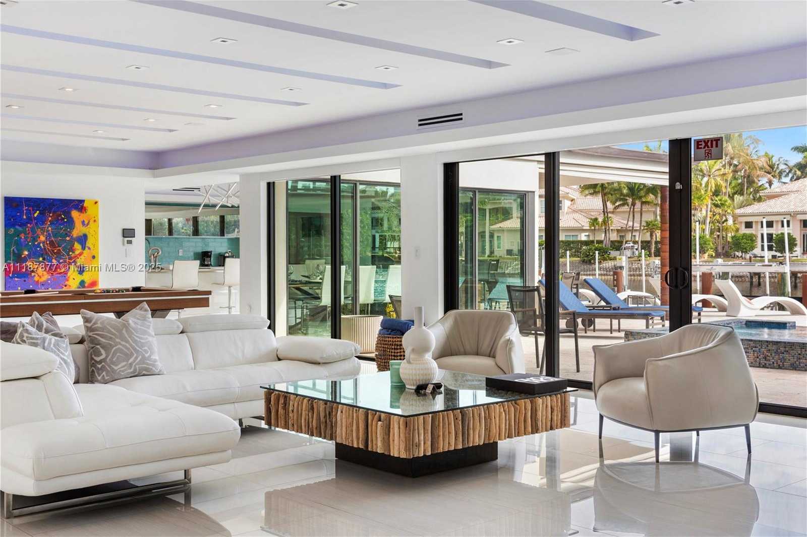 Small Image of 1025 DIPLOMAT PKWY, Hollywood Number 16