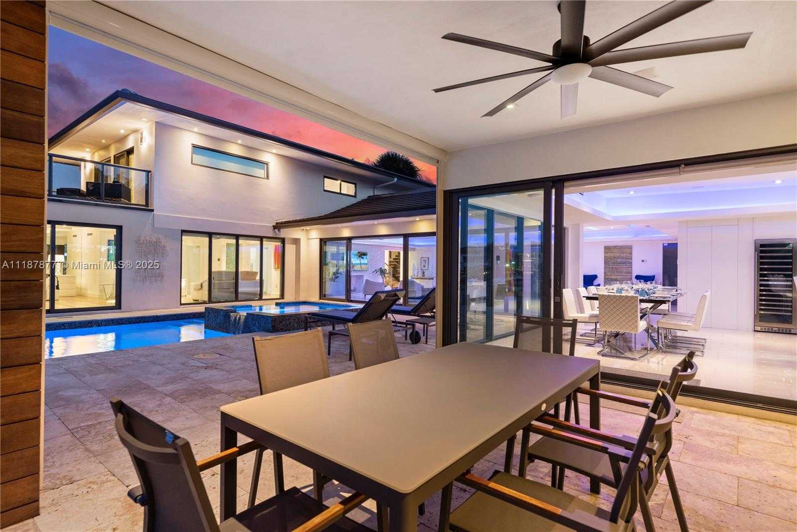 Small Image of 1025 DIPLOMAT PKWY, Hollywood Number 33