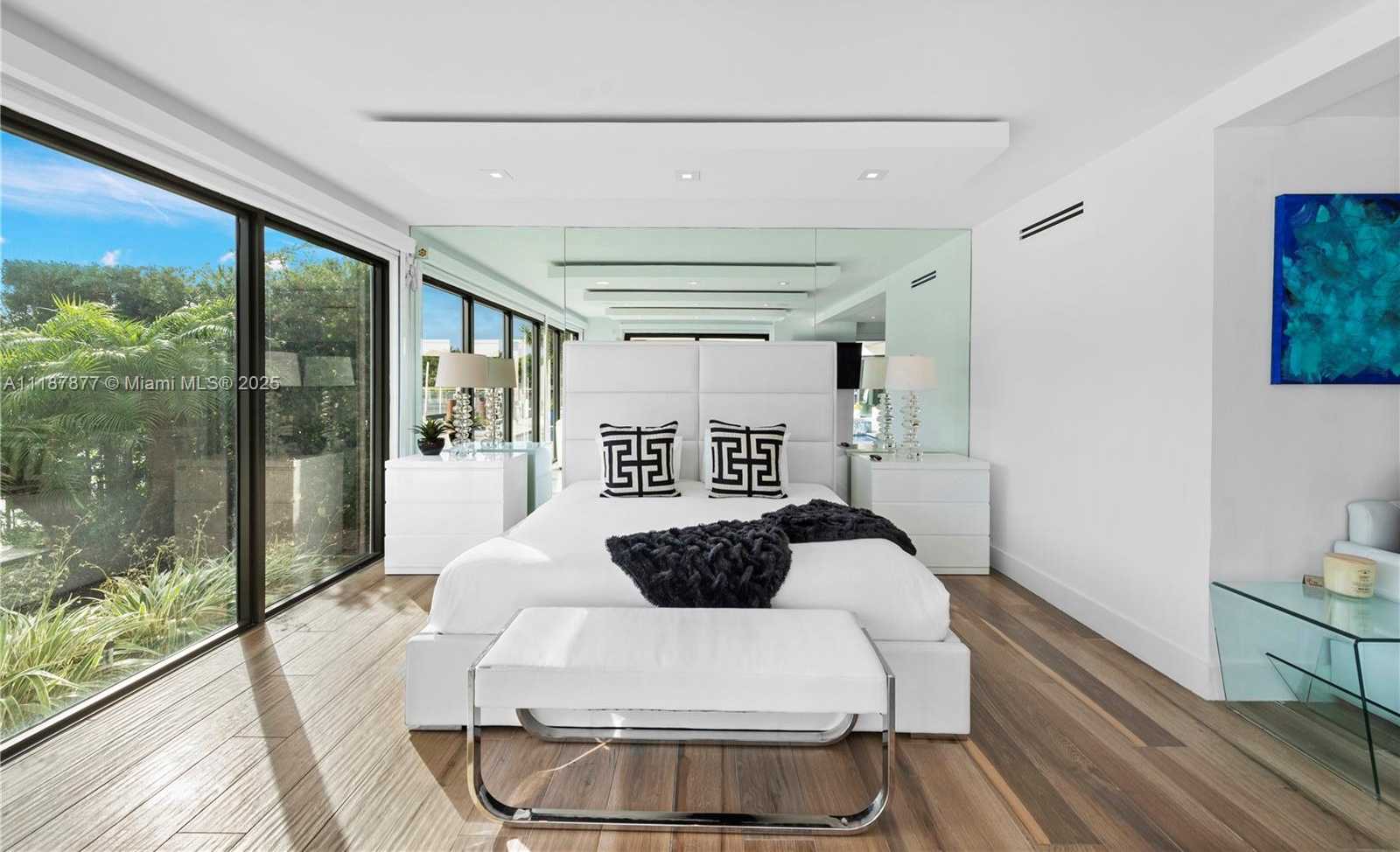 Small Image of 1025 DIPLOMAT PKWY, Hollywood Number 36