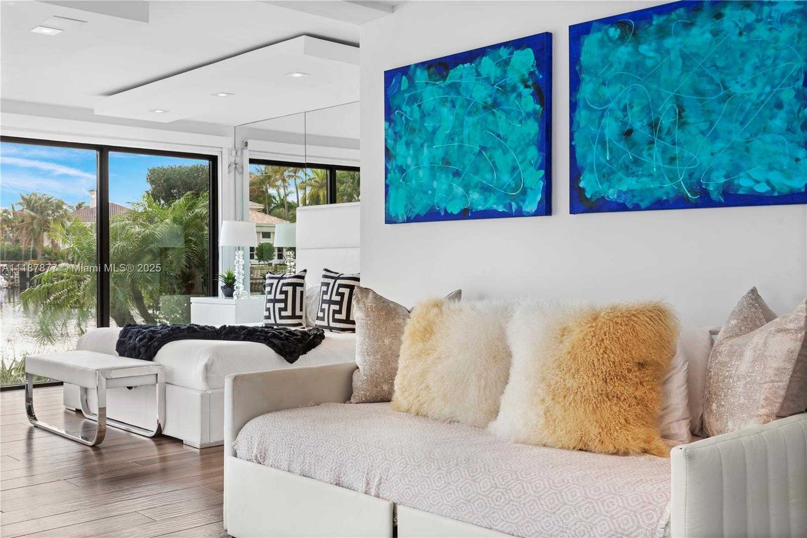 Small Image of 1025 DIPLOMAT PKWY, Hollywood Number 45