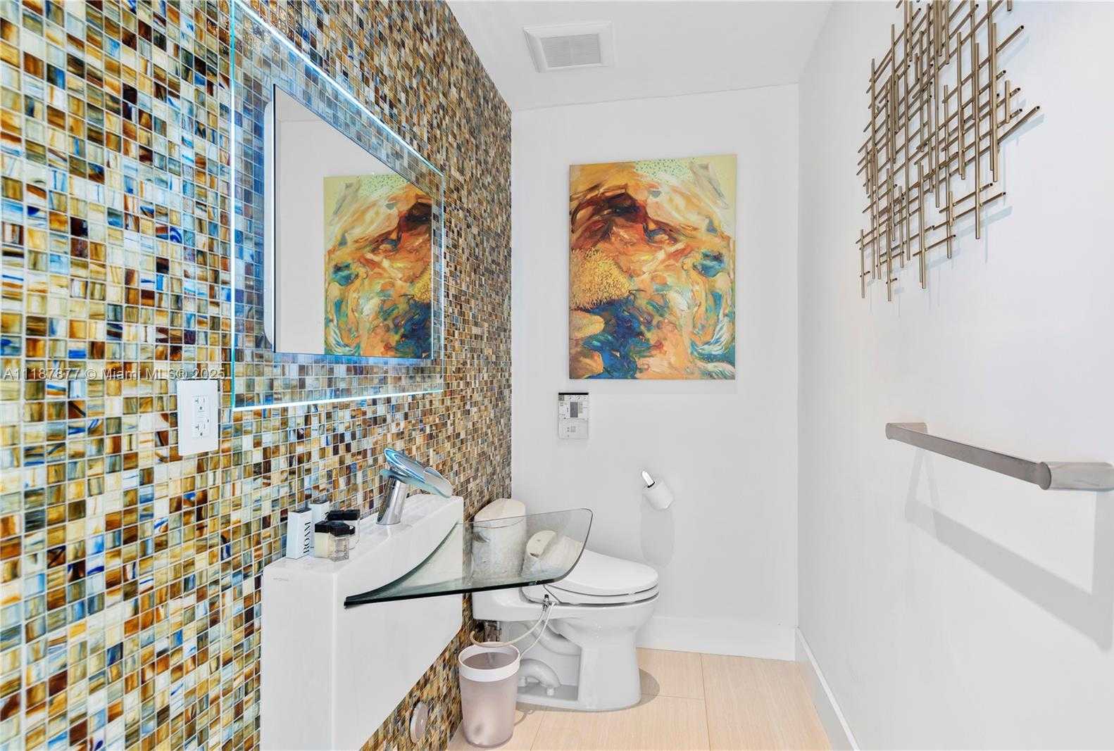 Small Image of 1025 DIPLOMAT PKWY, Hollywood Number 49