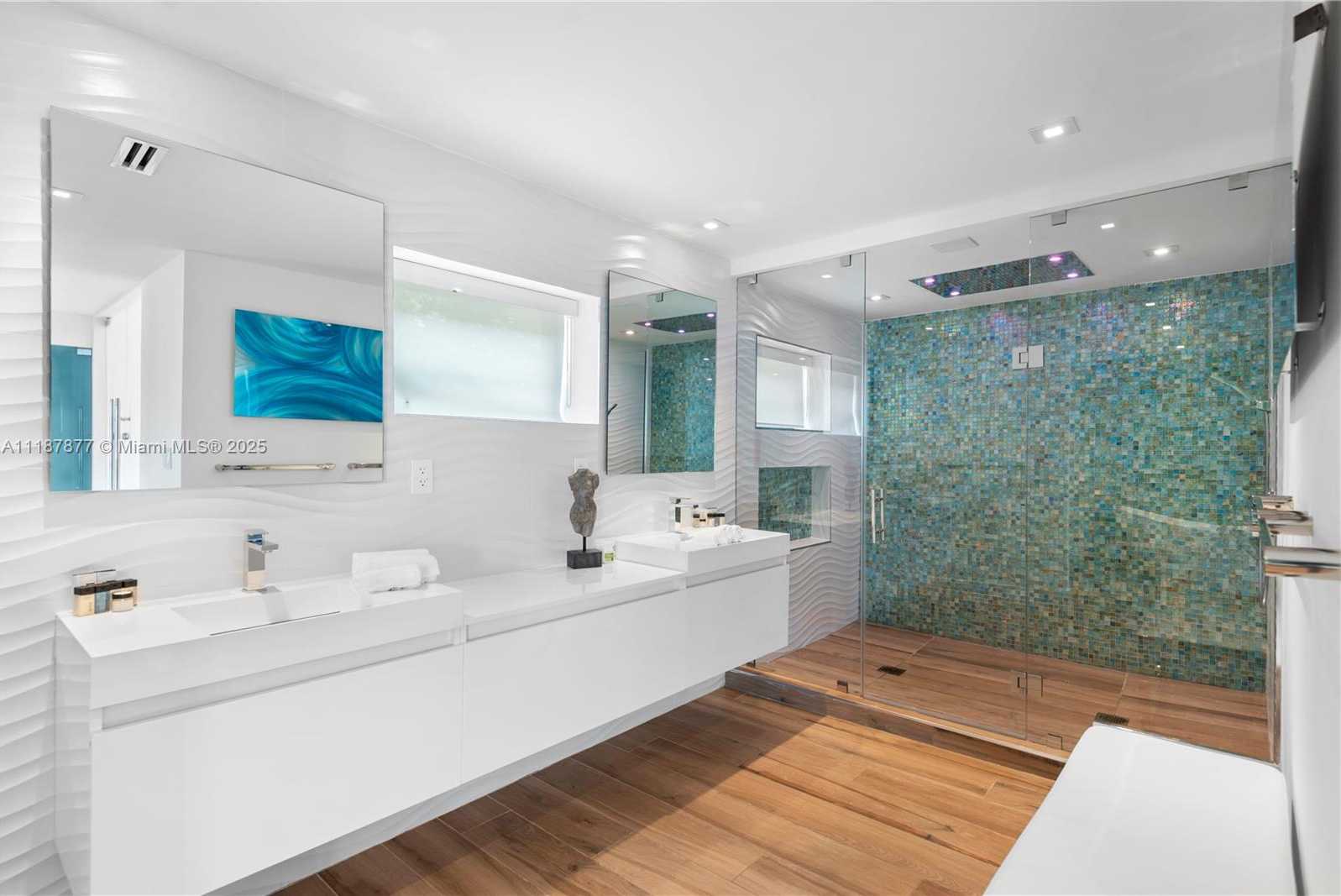 Small Image of 1025 DIPLOMAT PKWY, Hollywood Number 50