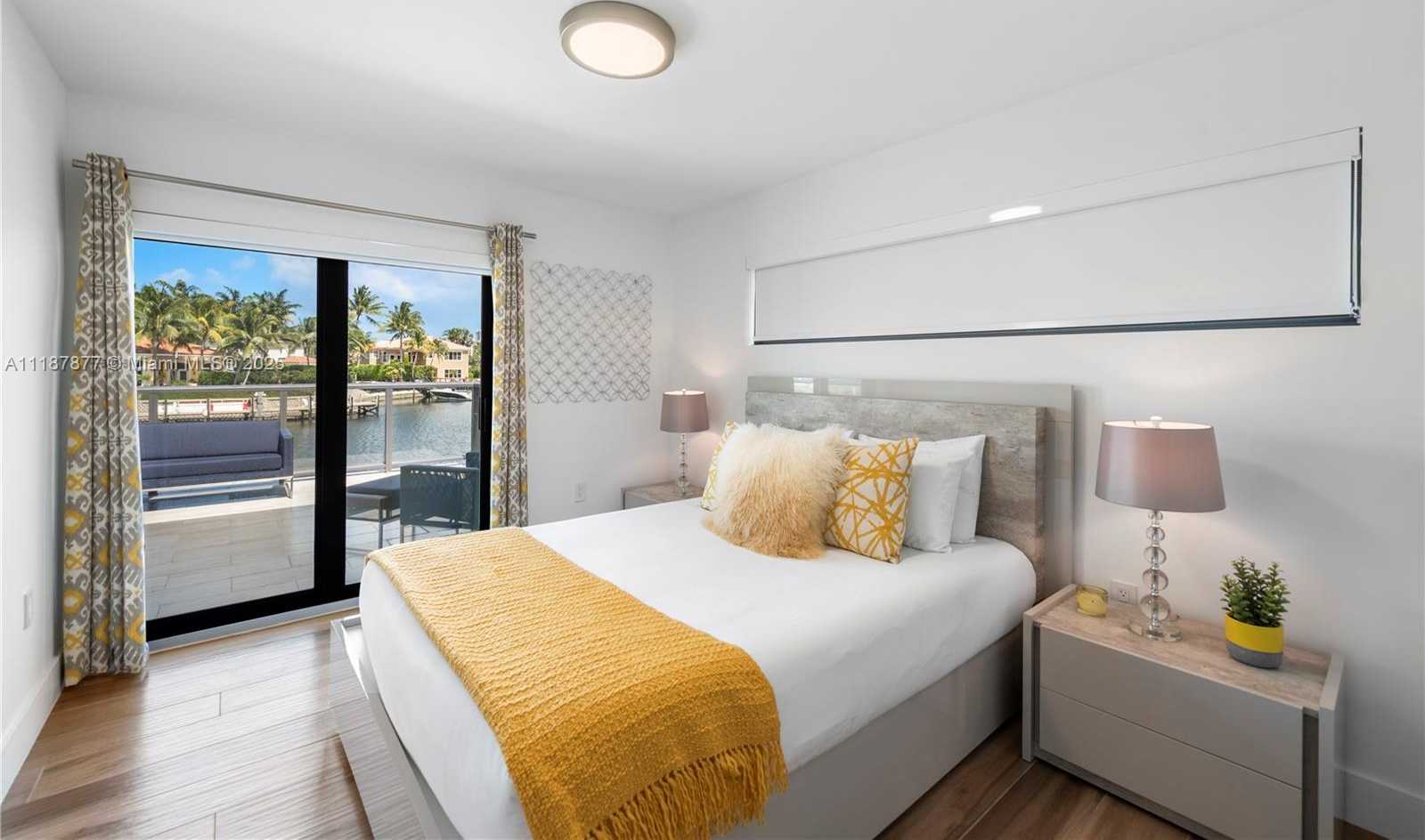 Small Image of 1025 DIPLOMAT PKWY, Hollywood Number 52