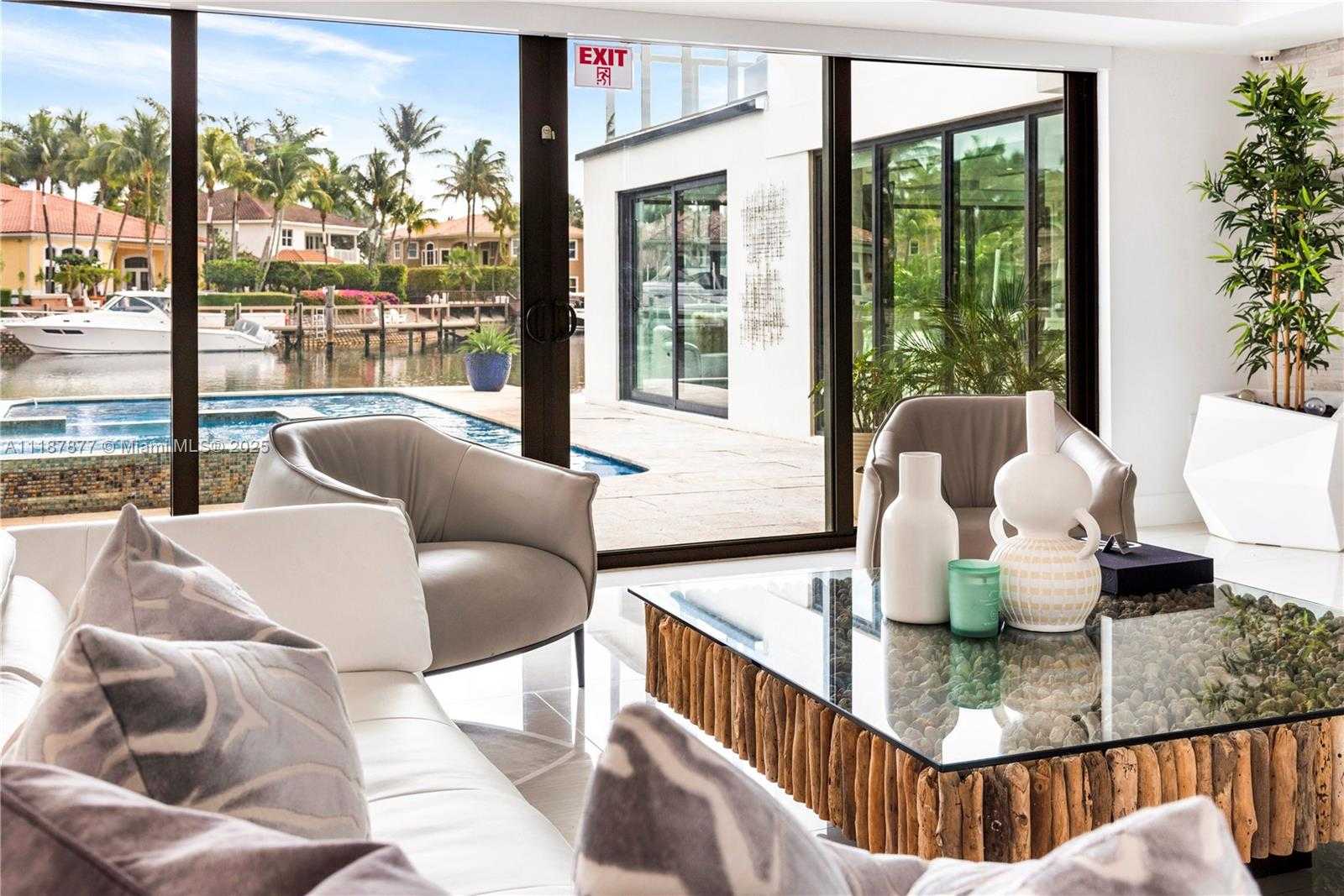 Small Image of 1025 DIPLOMAT PKWY, Hollywood Number 6