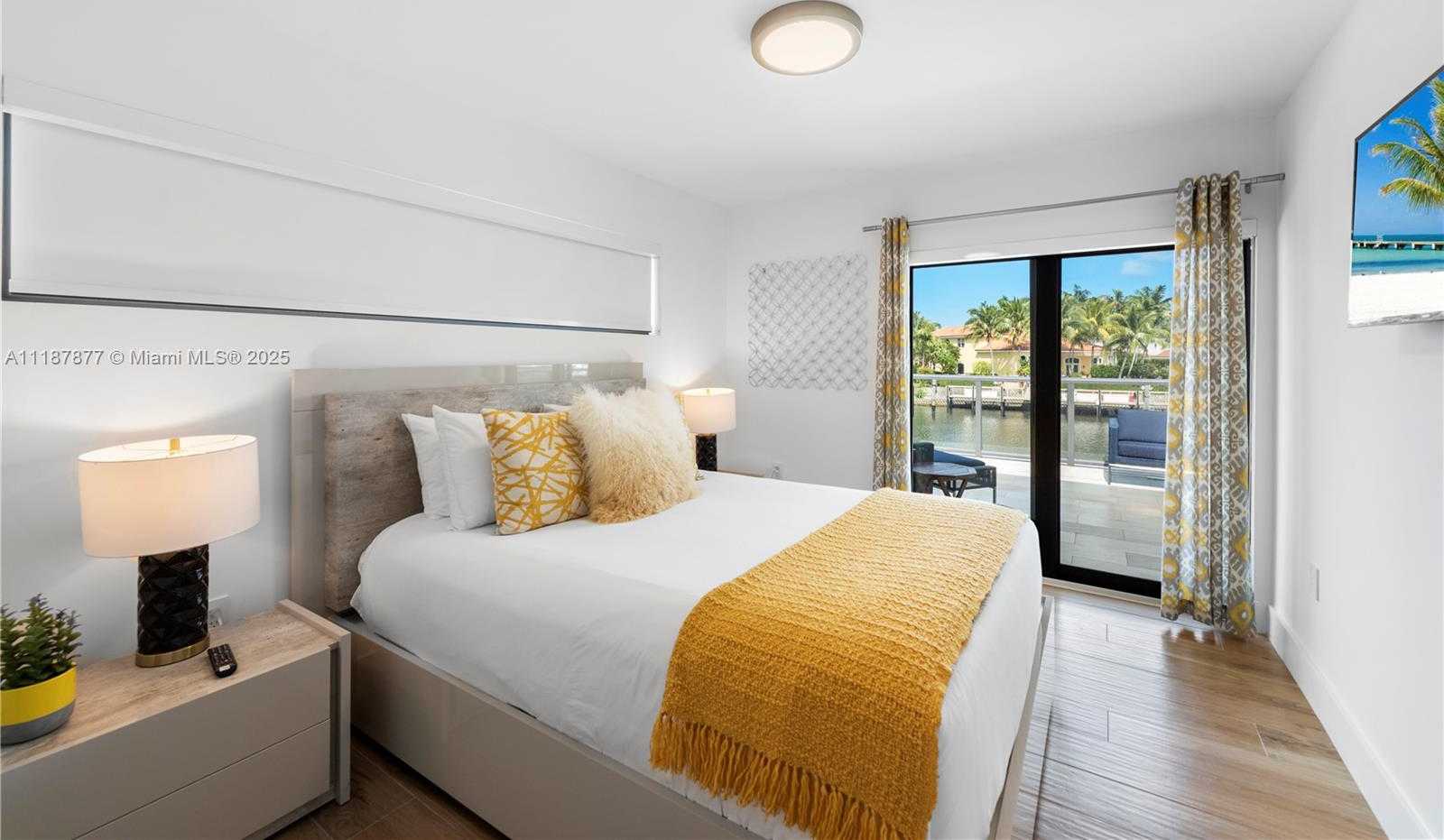Small Image of 1025 DIPLOMAT PKWY, Hollywood Number 65