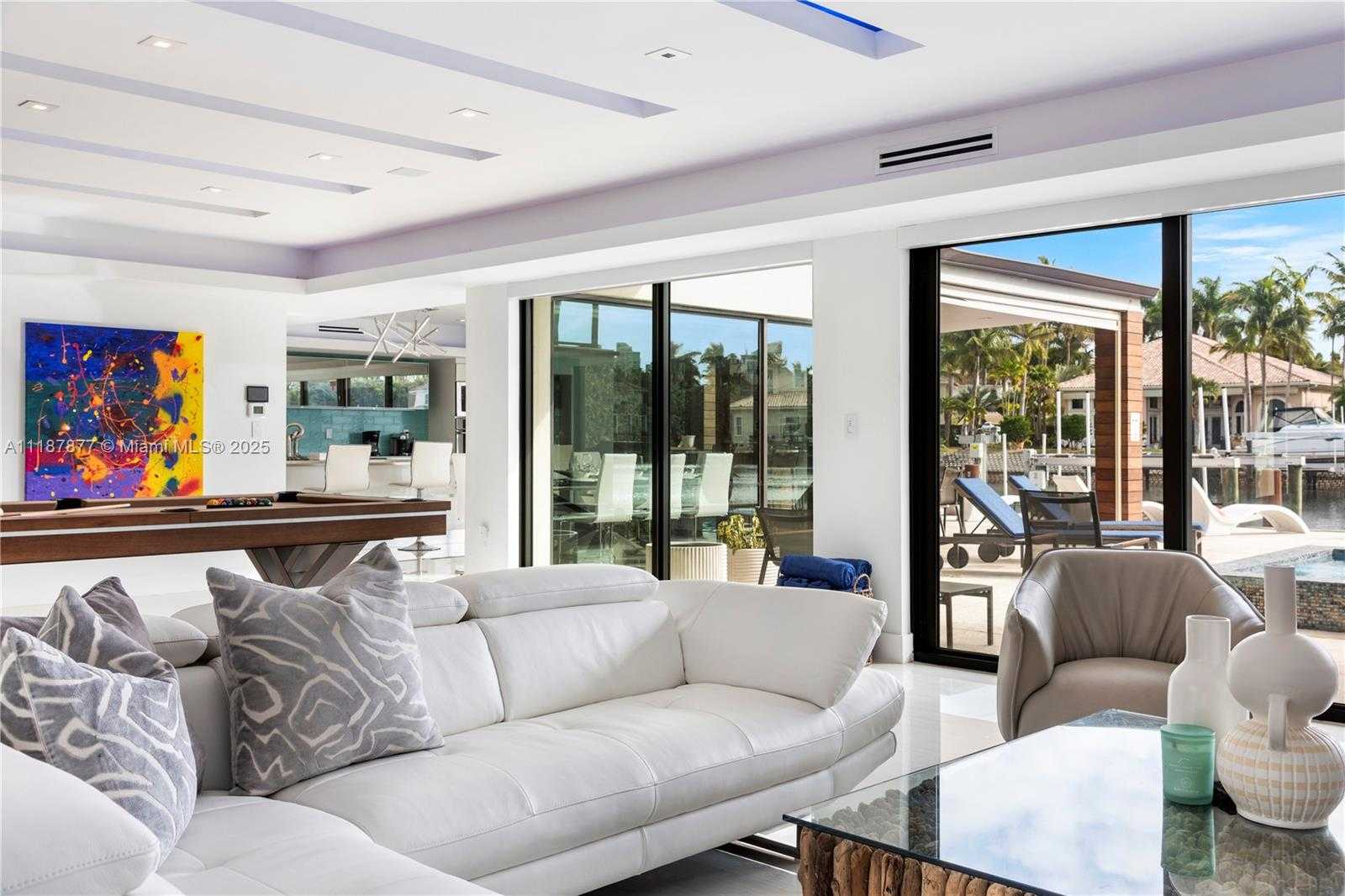 Small Image of 1025 DIPLOMAT PKWY, Hollywood Number 7