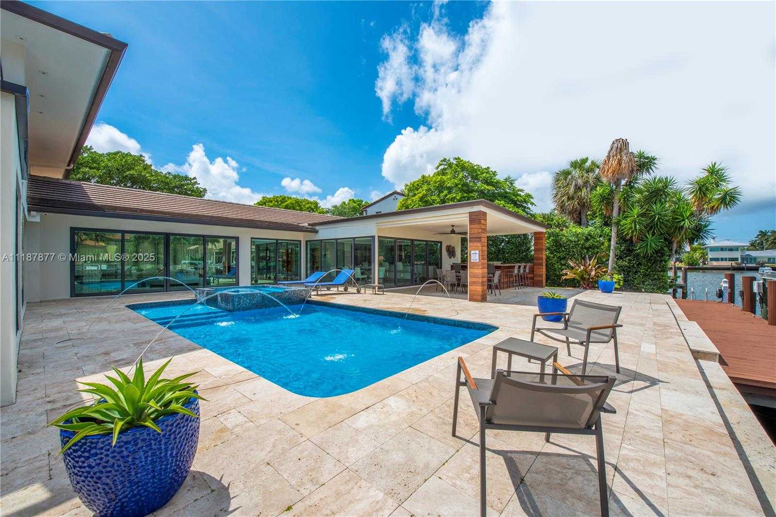 Small Image of 1025 DIPLOMAT PKWY, Hollywood Number 77